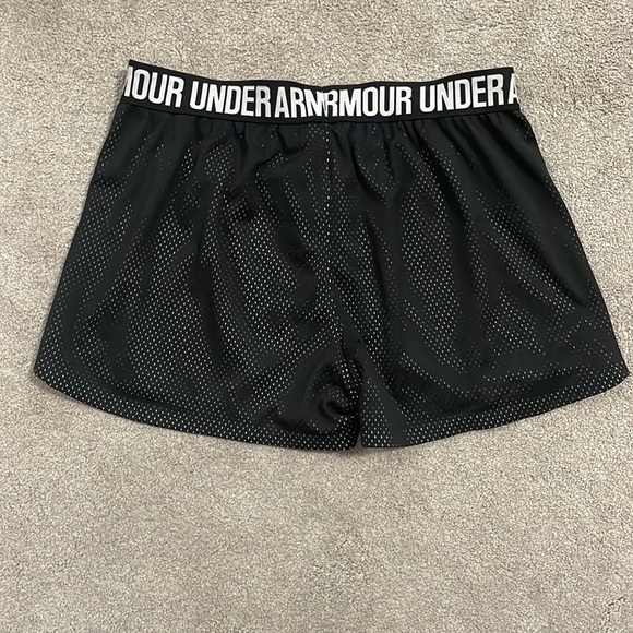 Under armour shorts. Size small - Picture 2 of 5